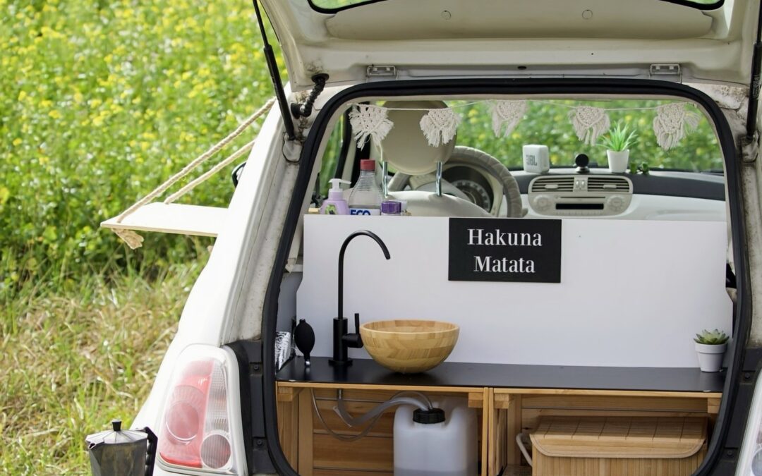 Ich bin Vanessa und seit 2023 mit meiner „Bella“ – einem 14 Jahre alten Fiat 500 als Camper unterwegs.