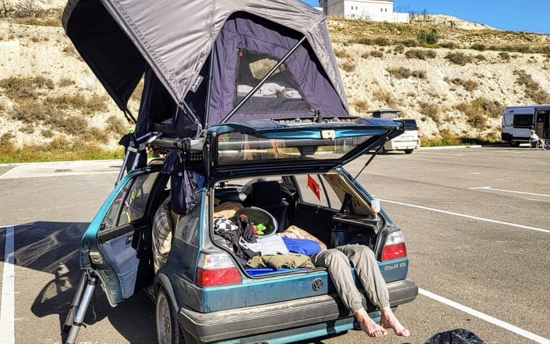 Vivien stellt uns ‚Golfi‘, ihren VW Golf 2, vor.